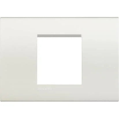 Placca 2P Bianca Living Light BTicino LNA4819BI - Tecnopolimero, Facile Installazione e Elegante Design