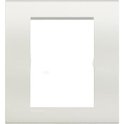 Living Light Placca 3+3P Bianca LNA4826BI, quadra con design elegante in tecnopolimero, misura 134mm x 120mm.