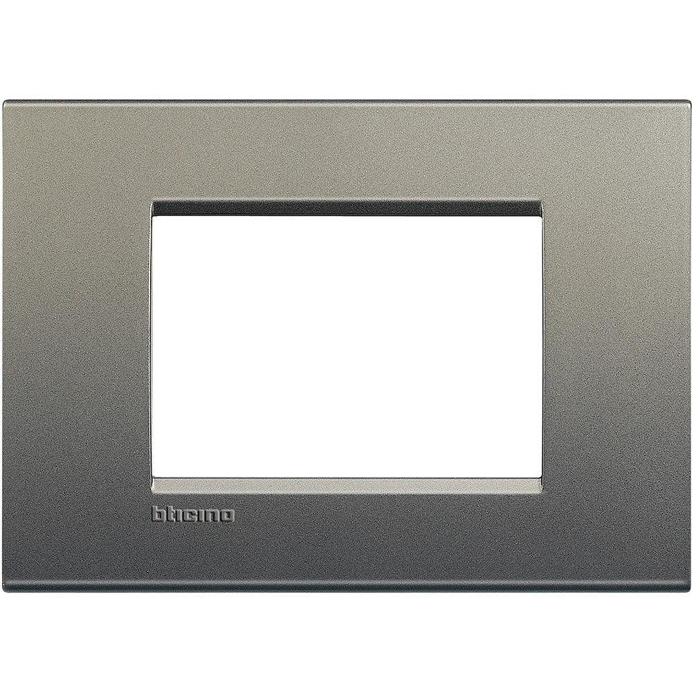Placca Quadra Livinglight 3 Moduli BTicino - Azzurro Deep - LNA4803AE - Teknopolimero Resistente