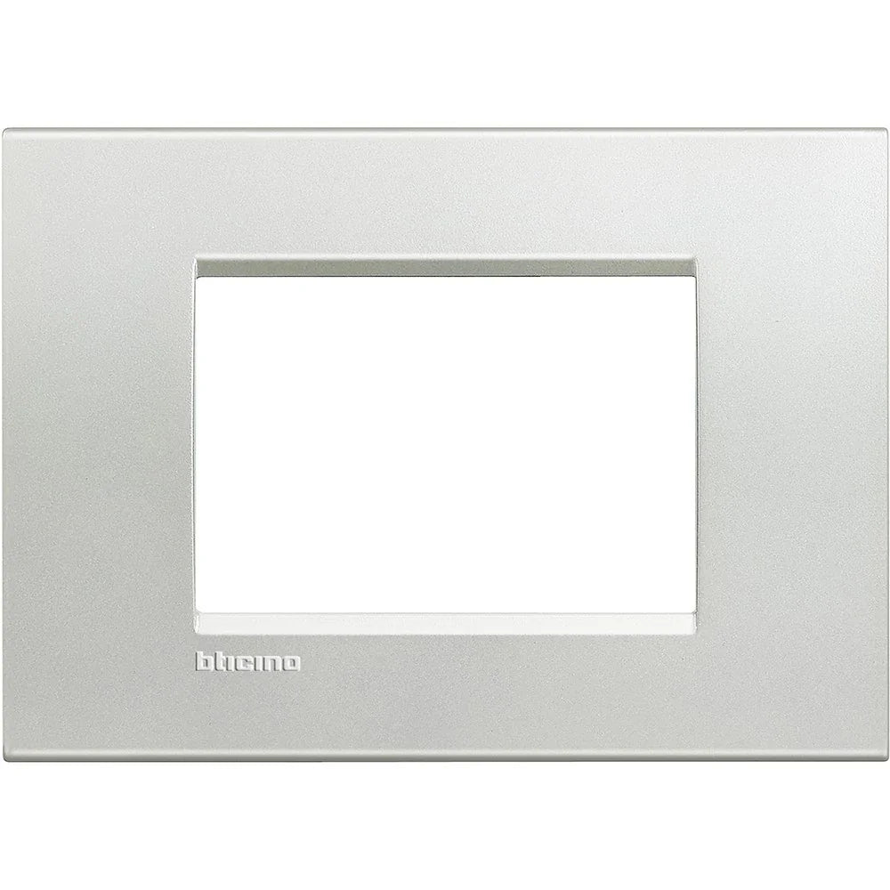 Placca Quadra Livinglight 3 Moduli Argento - BTicino LNA4803AG, Design Elegante e Funzionale