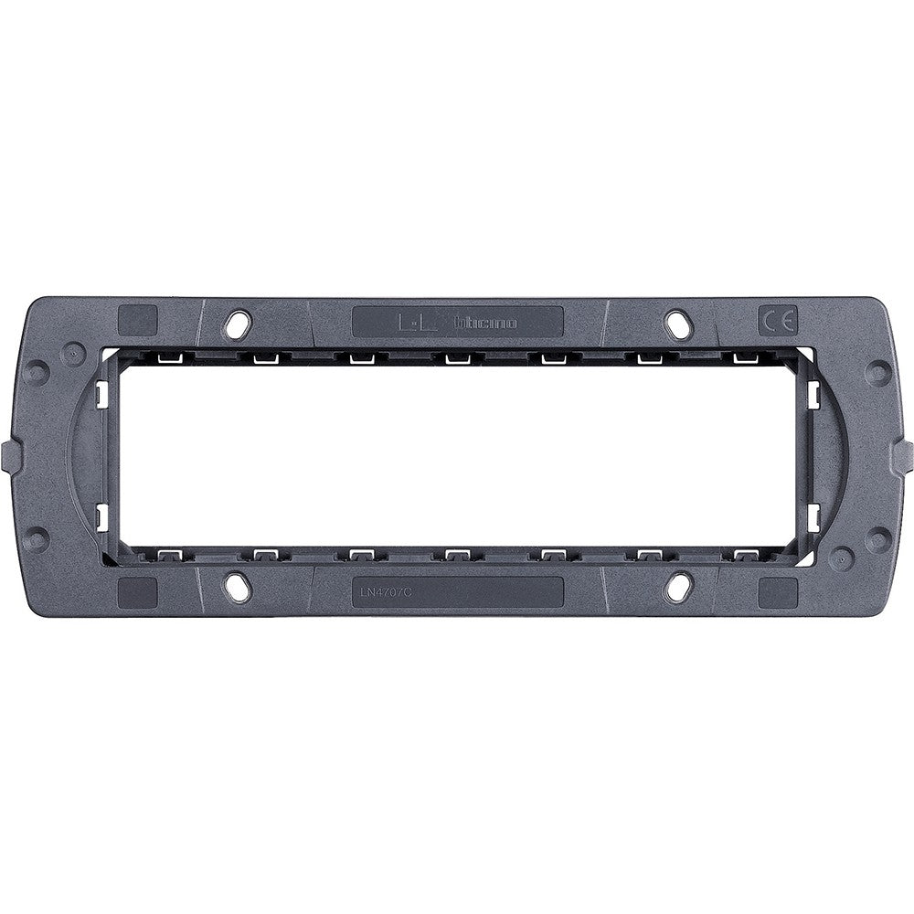Bticino supporto 7 moduli per placche AIR LN4707C, supporto per scatole 6/7 moduli, Livinglight Air, dimensioni 73mm x 203mm.