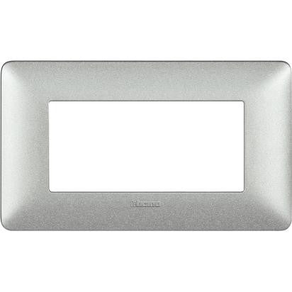 Placca 4 posti Bticino Matix bianco calce AM4804TBC, design moderno, dimensioni 84mm x 143.7mm, compatibile con supporto 504SA.
