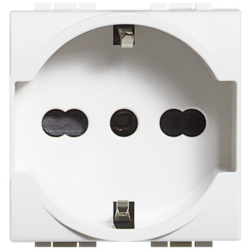 Bticino Livinglight white Schuko socket N4140/16, 250Vac, 16A, 2P+T, designed for German plugs.