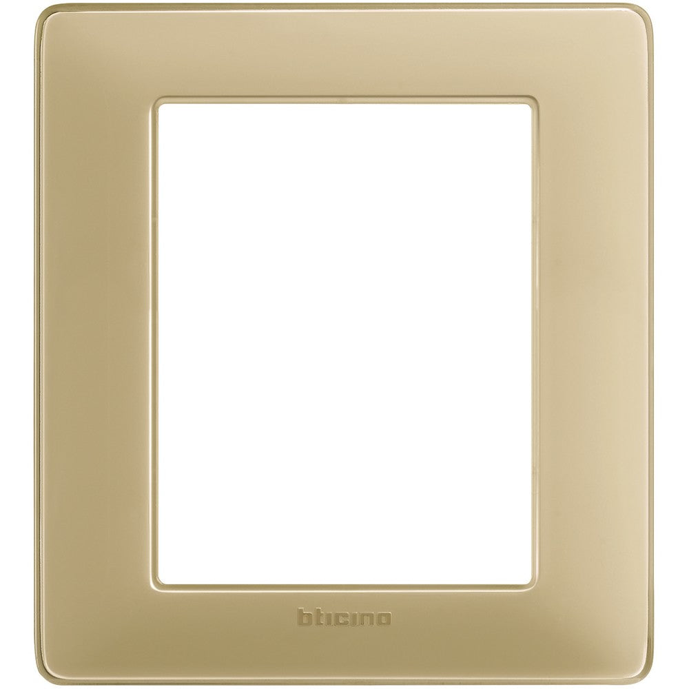 BTicino Matix Placca 3+3 moduli in colore avorio, dimensioni 132mm x 120mm, materiale tecnopolimero.