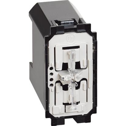 Living Now K4003C connected switch for remote and local light control, designed for 250W maximum power.