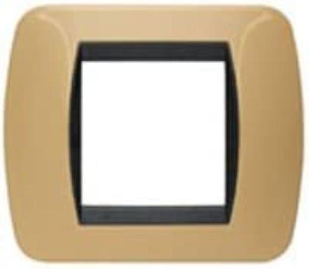 Bticino living Int. Placca 2 posti giallo scooter, metallo, modello L4802GT, design elegante e funzionale.