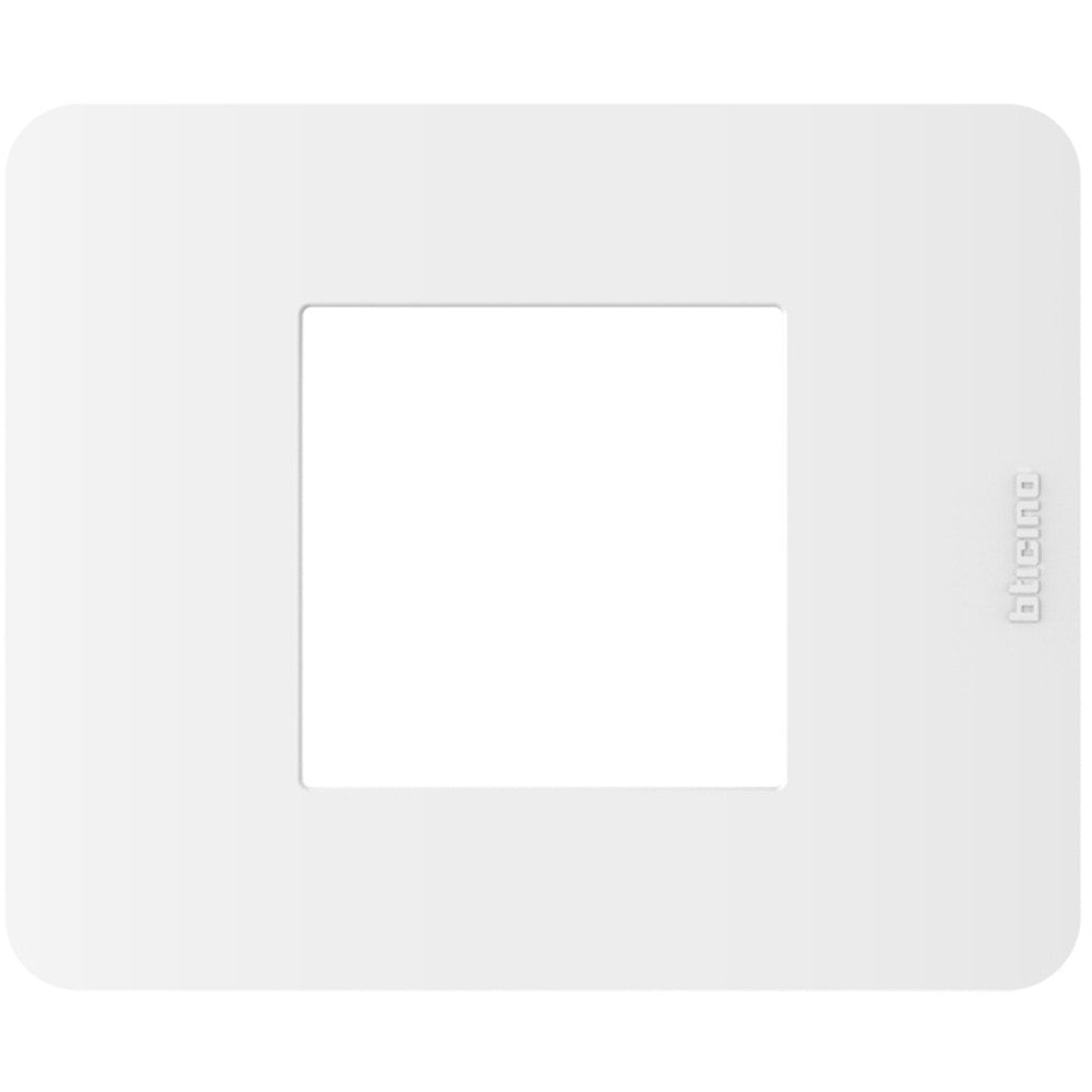 Placca BTicino MatixGO 2 moduli bianca in tecnopolimero, design moderno e funzionale.
