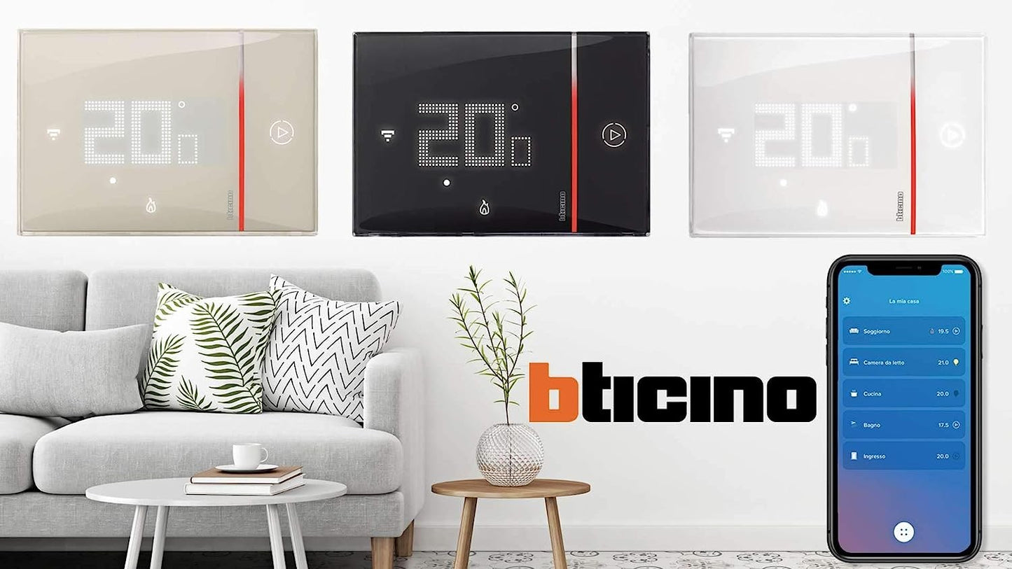 Termostati Bticino Smarther2 in sabbia, nero e bianco con App Home Control su smartphone.