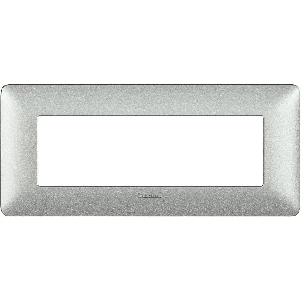 Placca 6 moduli Bticino Matix in bianco calce, design elegante con dimensioni 84mm x 191mm, per supporto 506LSA.