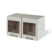 Involucro Stagno IP55 2+2P con portello, contenitore da parete per frutti EVOLUTION e serie 8000.