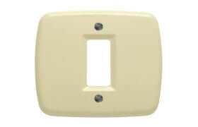 Placca autoportante tonda avorio con finitura opaca, per installazione su scatola da incasso rettangolare.