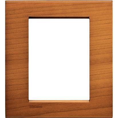 Living Light Placca 3+3P in ciliegio americano, legno massello, misura 134x120mm, design elegante e funzionale.