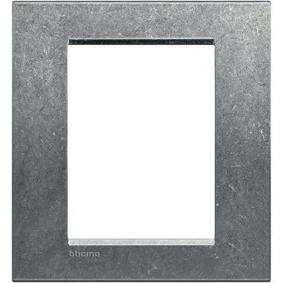 Living Light Placca quadra 3+3 moduli in metallo, design moderno, altezza 134mm, larghezza 120mm.