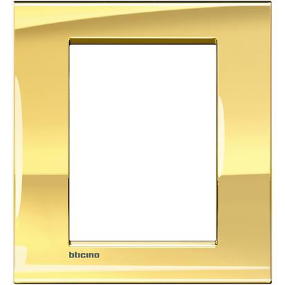 Living Light Placca 3+3P in oro freddo di BTicino, design quadrato, dimensioni 134x120mm.