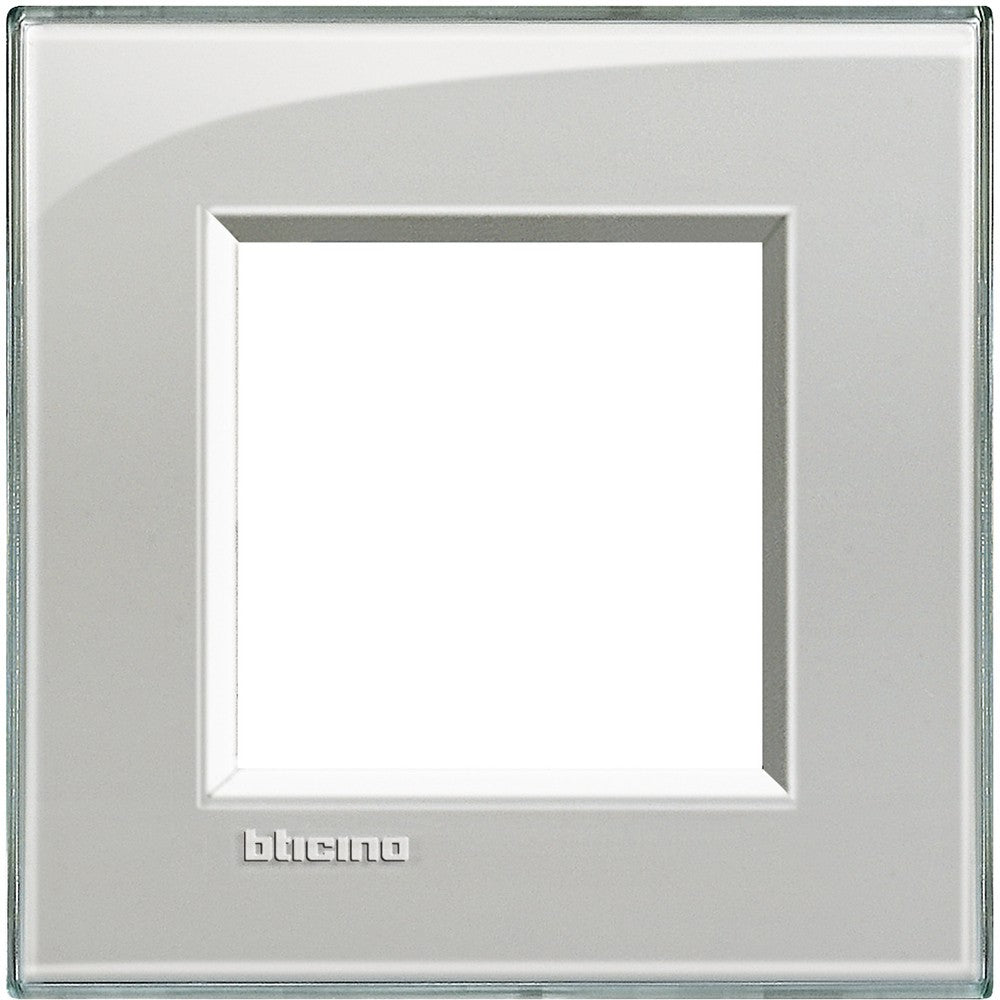 BTicino Living Light Placca quadra 2P in grigio ghiaccio, materiale tecnopolimero, dimensioni 86mm x 88mm.