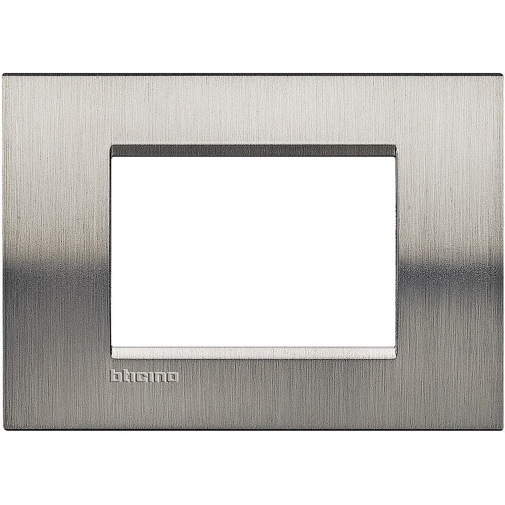 Placca Quadrata Livinglight 3P Acciaio Spazzolato - BTicino LNA4803ACS - Design Elegante e Funzionale