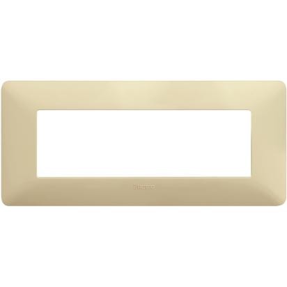 BTicino Matix 6-moduli placca con finitura corda in tecnopolimero, dimensioni 84mm x 191mm.