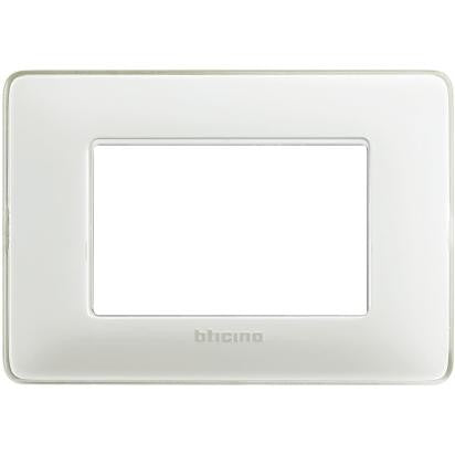 Placca Bticino Matix 3 moduli ghiaccio AM4803CBN, supporto 503SA, altezza 84mm, larghezza 120mm, colore ghiaccio.