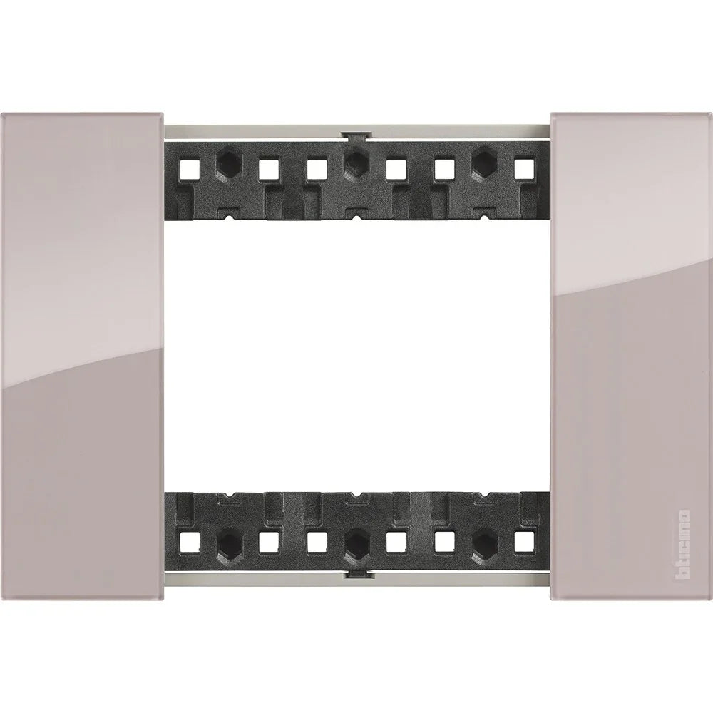 Placca BTicino Living Now 3 Moduli Colore Aura KA4803DM - Design Elegante, Materiale Bimaterico, Facile Installazione