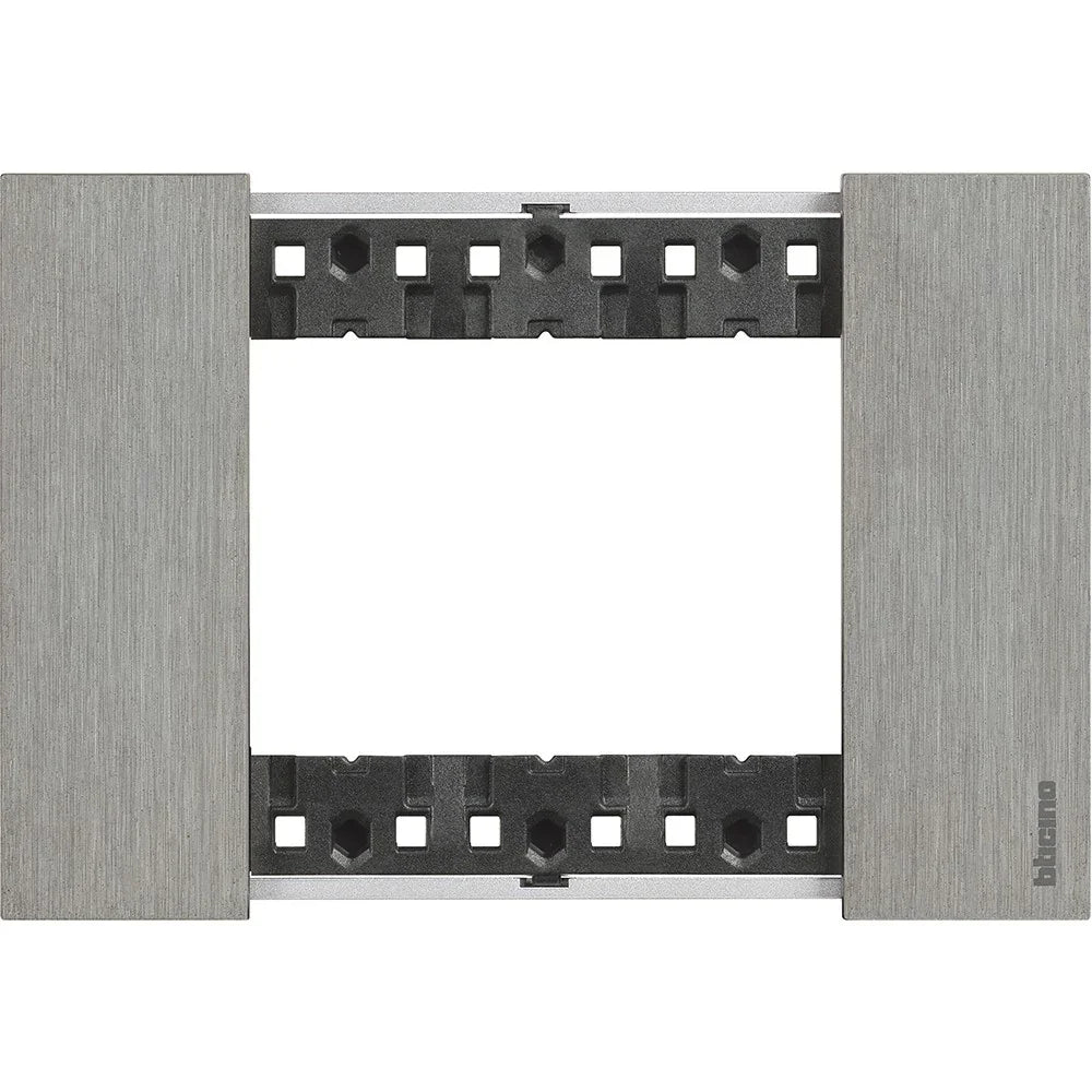 Placca Living Now 3P Acciaio BTicino - KA4803ZG - Design Elegante & Installazione Facile