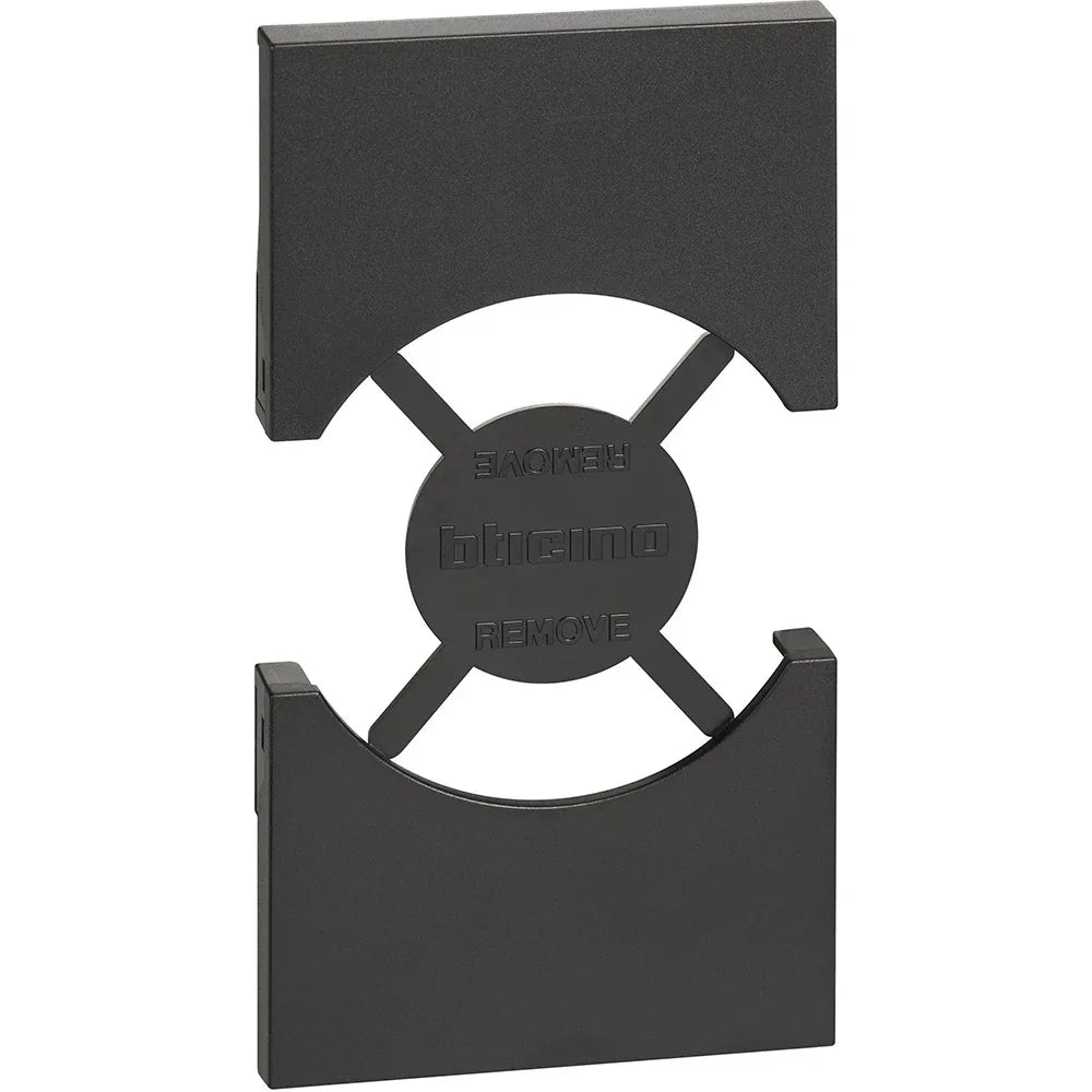 BTicino Living Now Cover Presa IT/GER 2M Nero - Design Elegante e Facile Installazione - SKU KG03