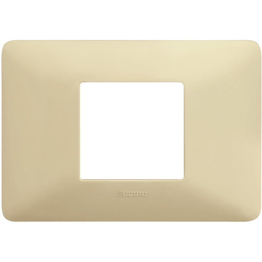 Placca BTicino Matix 2 moduli colore corda in tecnopolimero, dimensioni 84mm x 120mm.