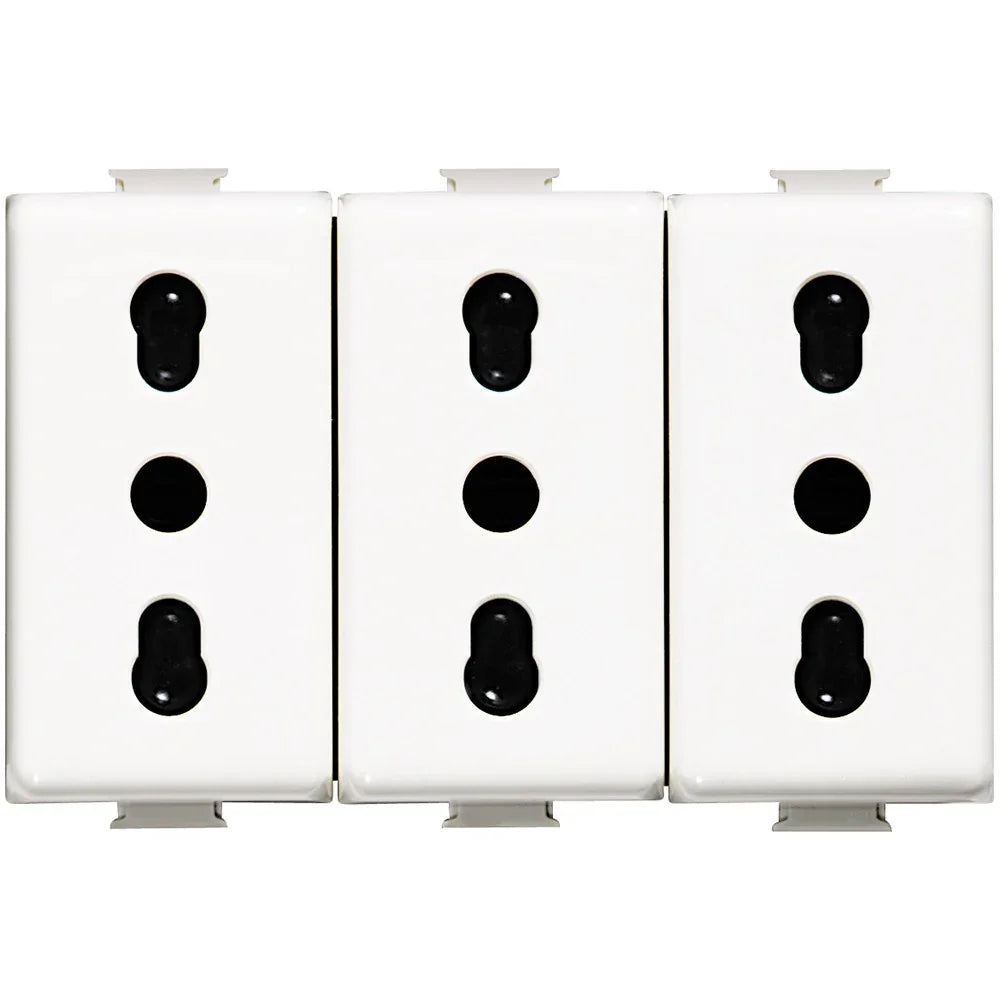 Presa Triplex Bipasso BTicino AM5180/3 2P+T 10/16A - Sicurezza e Funzionalità Elevate