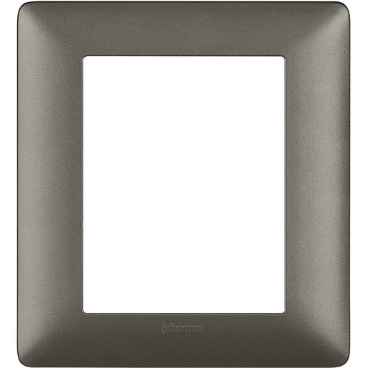 Placca Bticino Matix 3+3 moduli in iron, tecnopolimero, dimensioni 132mm x 120mm, design moderno per interni.