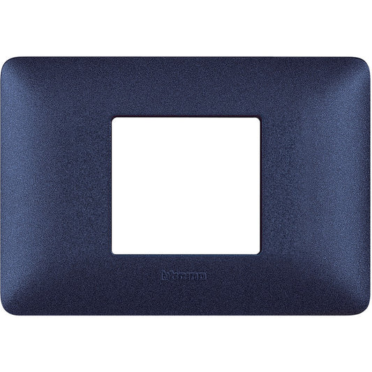 Placca BTicino Matix 2 moduli centrati blu mercurio in tecnopolimero, altezza 84mm, larghezza 120mm.