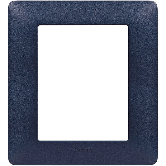 BTicino Matix 3+3 moduli placca in blu mercurio, dimensions 132mm x 120mm, tecnopolimero.