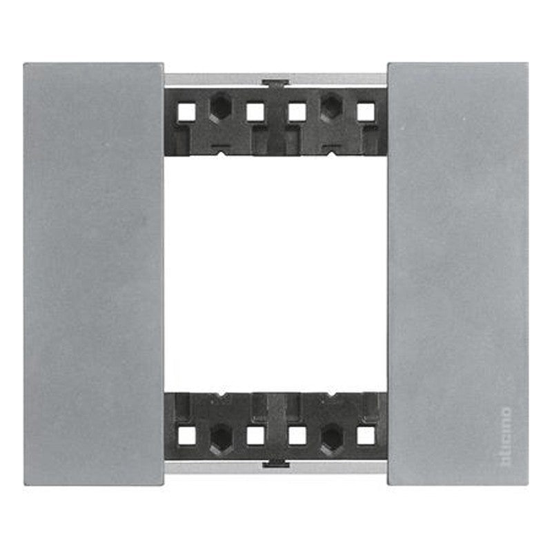 Living Now 2P Moon placca by BTicino, bimaterica plastic, dimensions 86mm x 102.5mm, modular design.