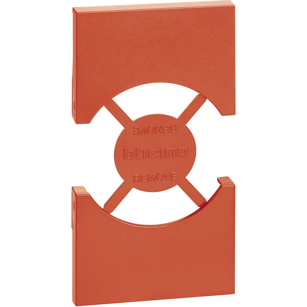 Living Now IT/GER 2M electrical socket cover in red for BTicino modules, ideal for Italian and German installations.