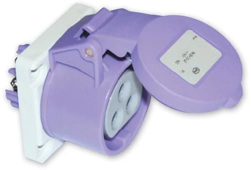 Presa da incasso diritta 16A 24V, con copertura, corredata di connettore IEC 309 IP44.