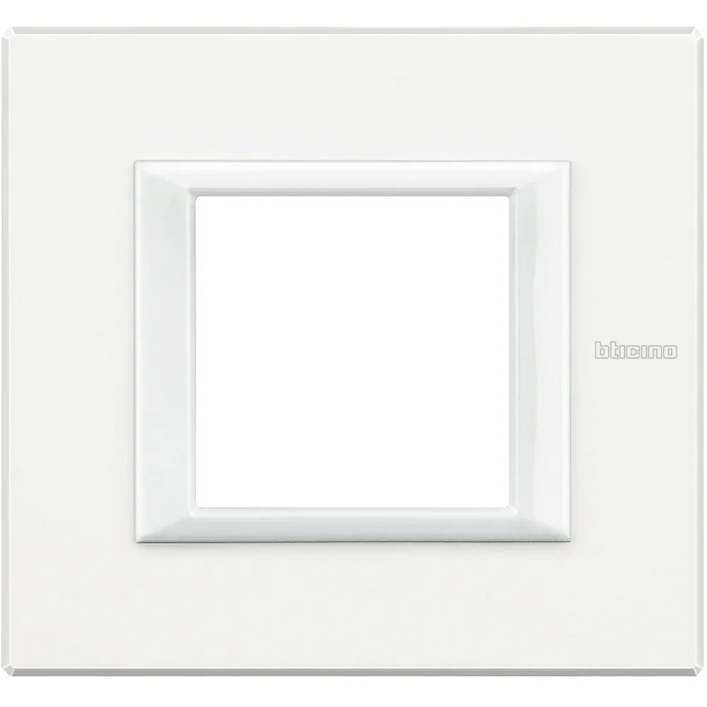 BTicino Axolute Placca 2P Bianco 95x104mm - Codice SKU HA4802HD, Design Elegante e Funzionale