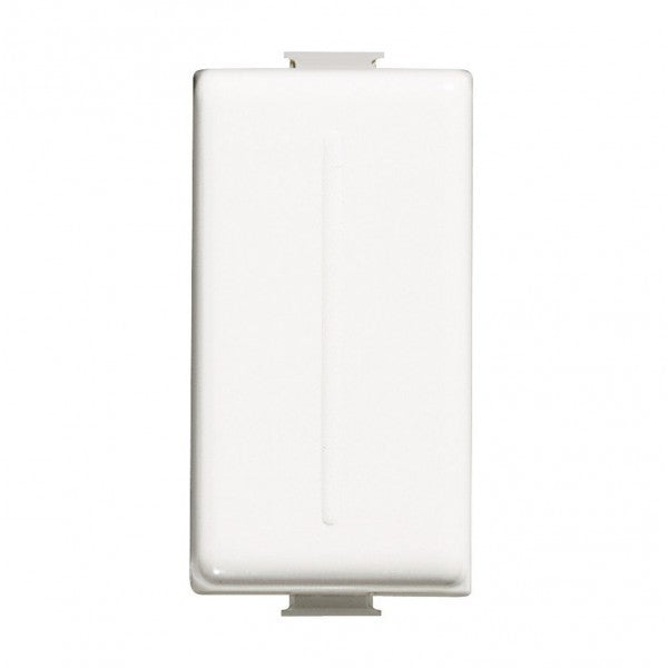 Falso modulo Bticino Matix bianco AM5000, ideale per riempire spazi vuoti nei supporti.