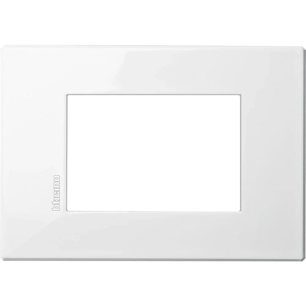 BTicino Axolute Air Placca 3 Moduli Bianco HW4803HD - Design Elegante e Resistente, Facile Installazione