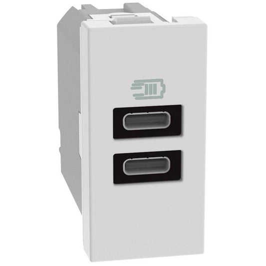 Caricatore USB Bticino MatixGO 15W bianco con 2 porte tipo C per ricarica rapida di dispositivi elettronici.