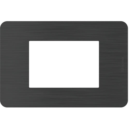 BTicino MatixGO 3-moduli faceplate in Black Nickel, made of technopolymer, dimensions 84.2 x 124.7 mm.
