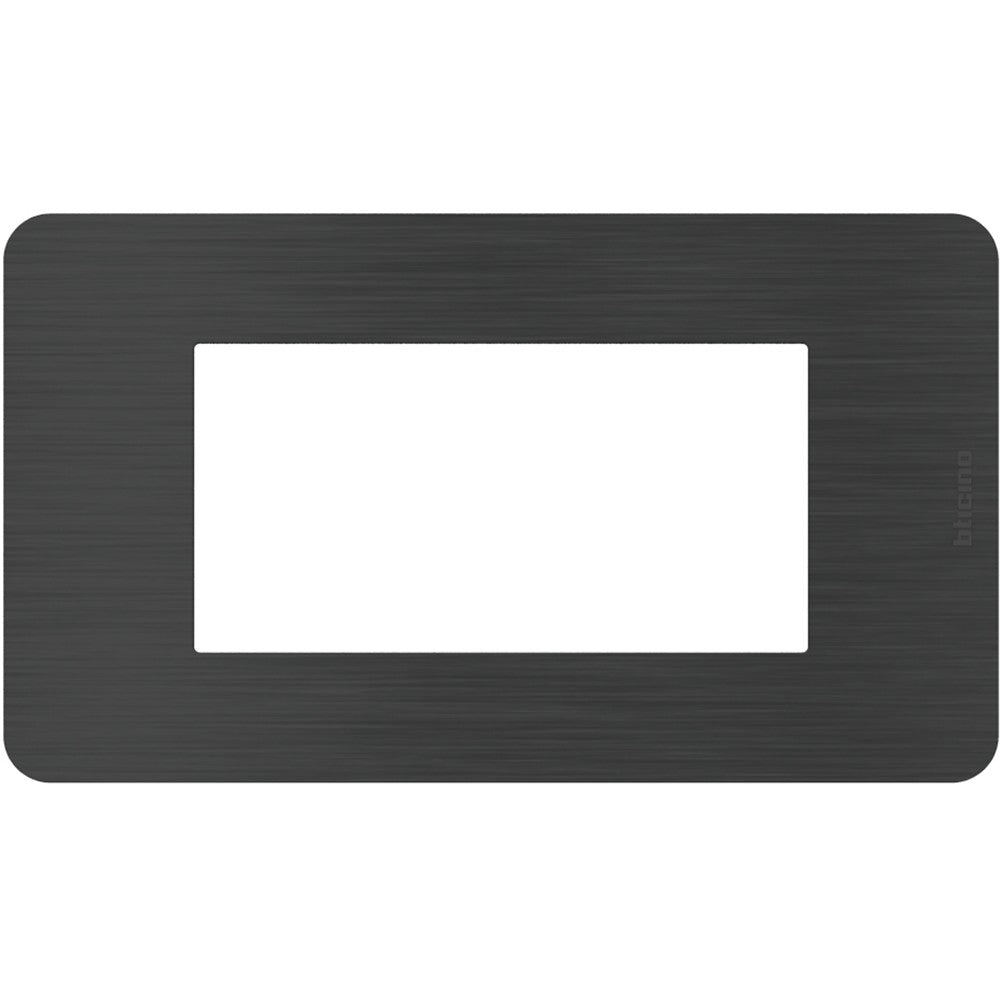 Placca BTicino MatixGO 4 moduli in Nickel Nero, design moderno per interruttori e prese.