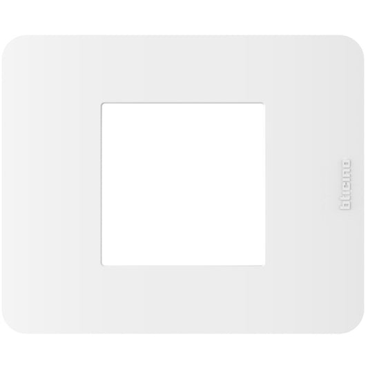 Placca BTicino MatixGO 2 moduli bianca in tecnopolimero, design moderno e funzionale.