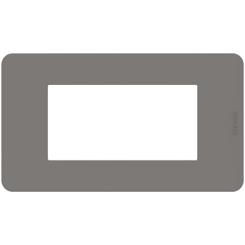 Placca BTicino MatixGO tortora, 4 moduli, realizzata in tecnopolimero, design elegante e funzionale.
