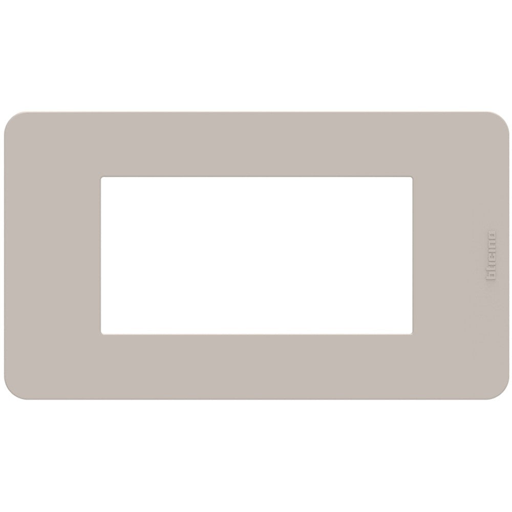 Placca Bticino MatixGO Tones 4 moduli sand JA4804TS in tecnopolimero, design elegante e funzionale.