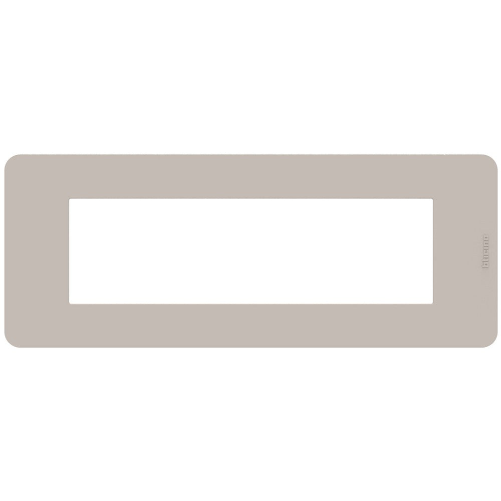 Placca Bticino MatixGO Tones 7 moduli in sand, tecnopolimero, dimensioni 84.2x214.7 mm, design moderno.