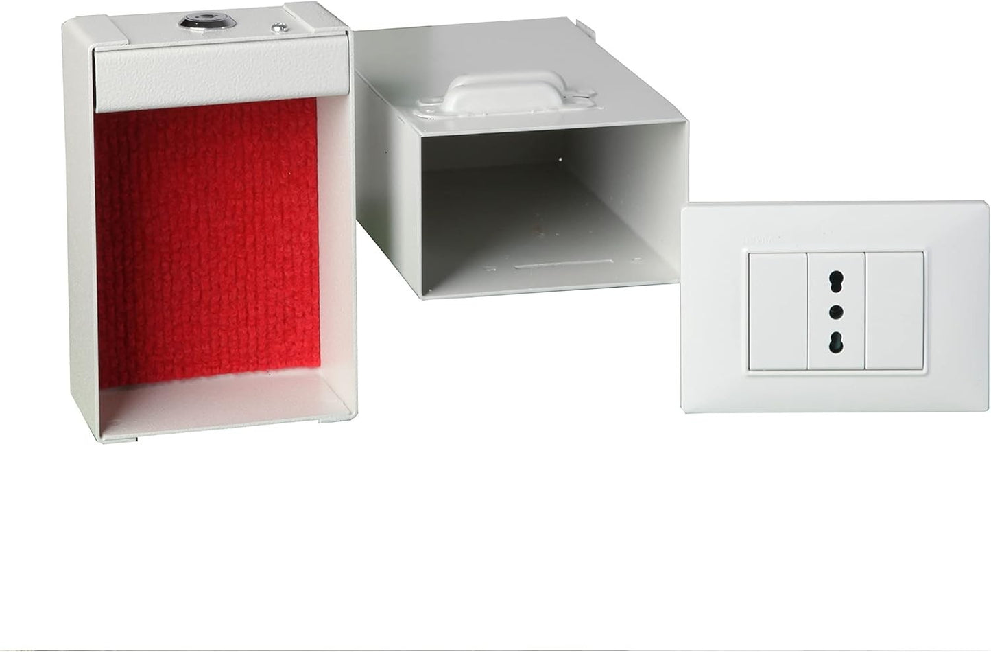 Cassaforte nascosta TECHNOMAX SM/1 a incasso con finta presa di corrente elettrica per oculta sicurezza.