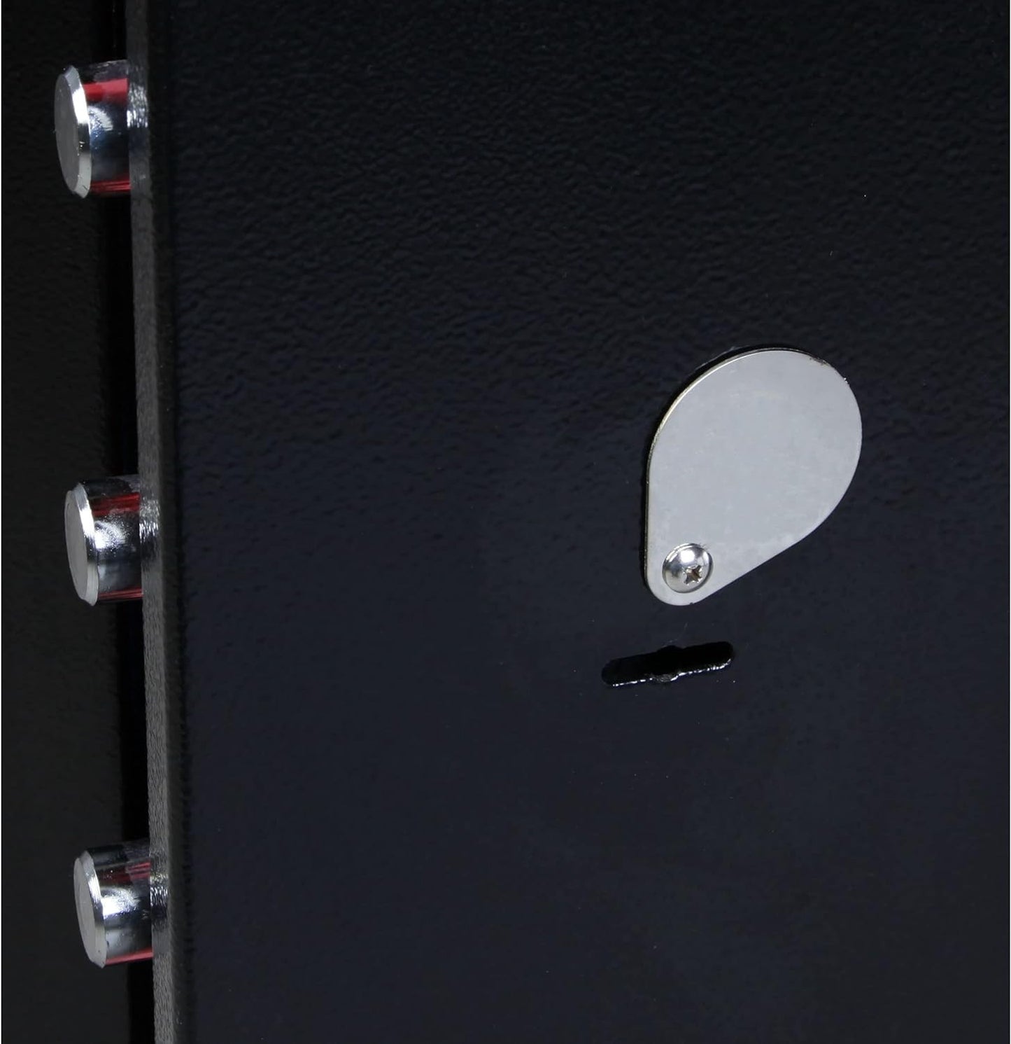 Dettaglio della serratura del armadio di sicurezza Technomax HS/20, con chiavistelli e meccanismo di chiusura.