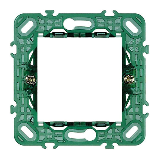 Supporto Vimar Plana verde per moduli, compatibile con scatole tonde, design robusto e componibile, 2 moduli.