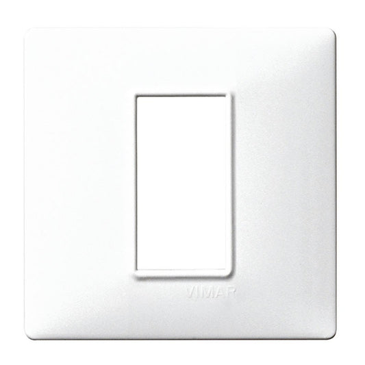 Placca Vimar Plana 1 modulo bianca, superficie brillante, montaggio a morsetto, dimensioni 80x80 mm.