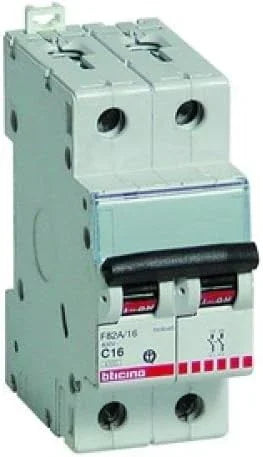 Interruttore Magnetotermico BTicino F810N/32 1P+N 230V C32 4.5kA SKU 123456 - Sicurezza e Affidabilità