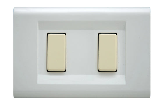 Placca 2 moduli tocco FEB bianco con due interruttori in elegant color bianco, adatta per impianti elettrici.