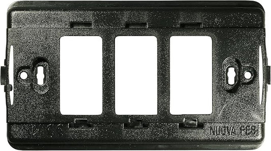 Supporto 3P Policarb FEB 2603 in nero per montaggio a parete di scatole rettangolari e serie Laser.